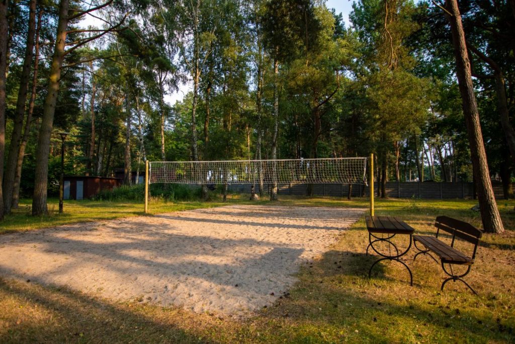 krysztalowa-przystan-mrzezyno-boisko-1